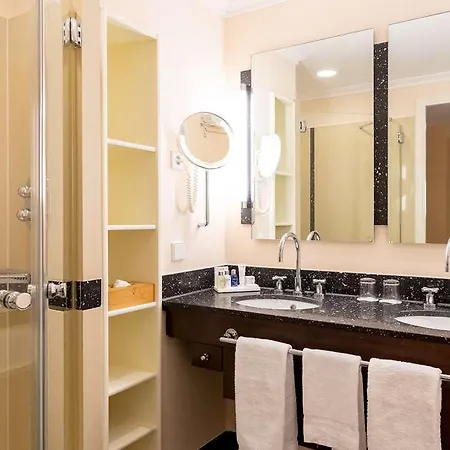 Hotel Der Valk Palace *