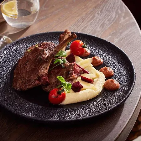 Hotel Der Valk Palace