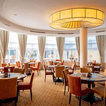 Der Valk Palace *