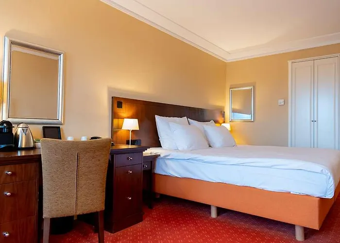 Der Valk Palace Hotel